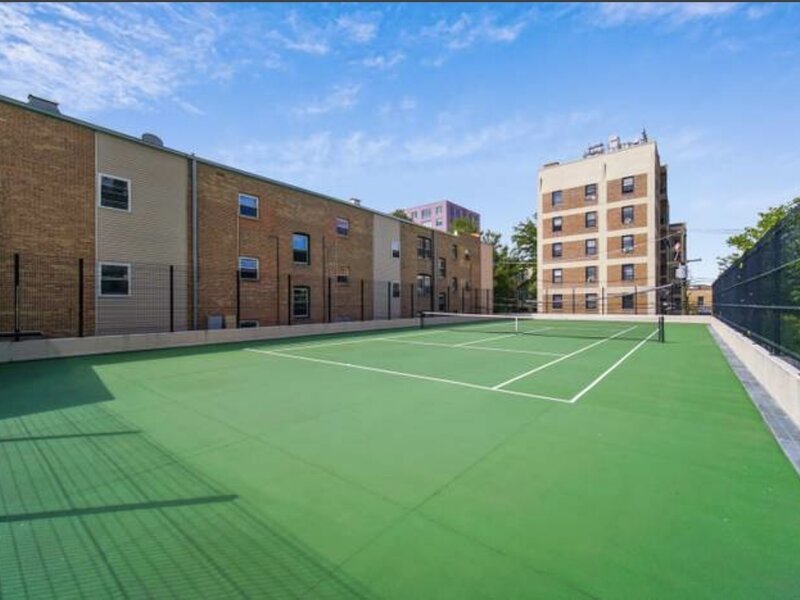 3930 N Pine Grove Avenue Chicago IL 60613