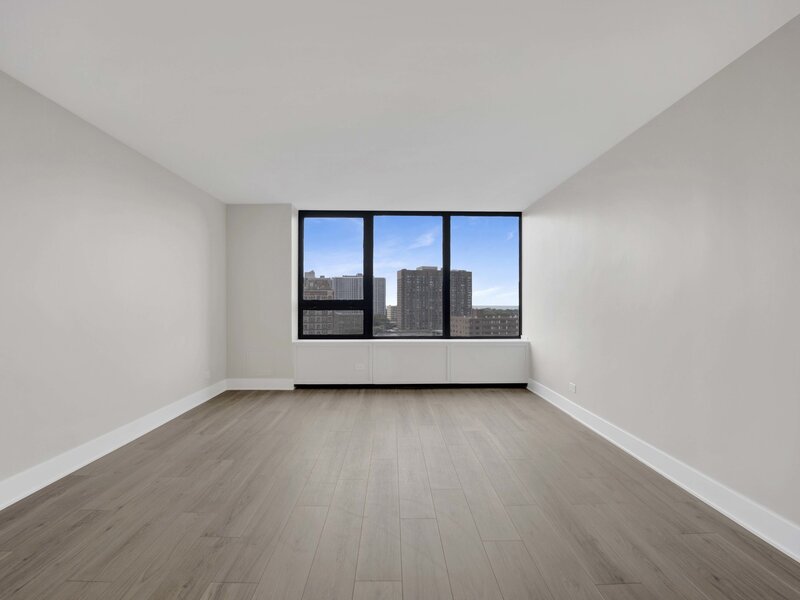 3930 N Pine Grove Avenue Chicago IL 60613