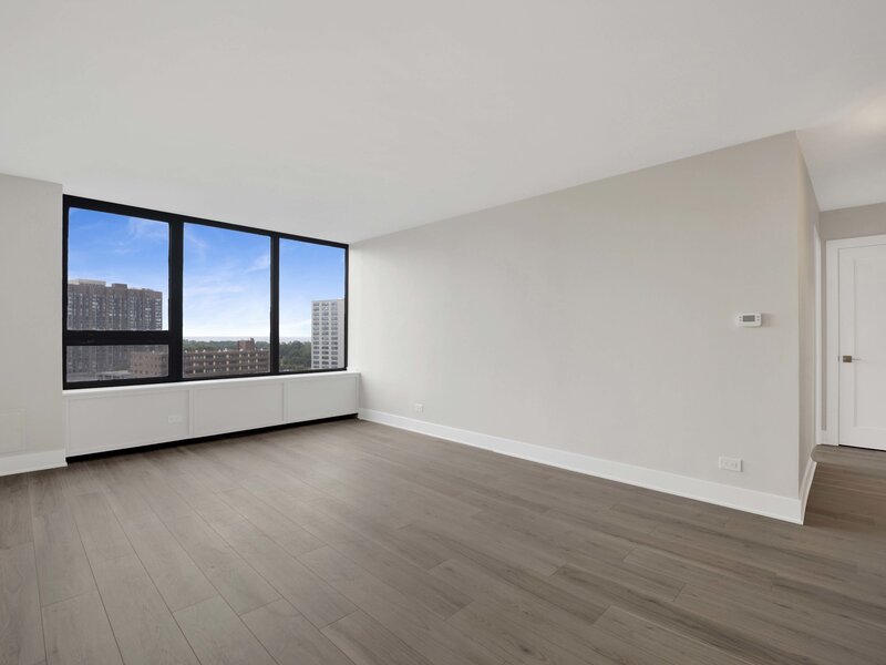3930 N Pine Grove Avenue Chicago IL 60613
