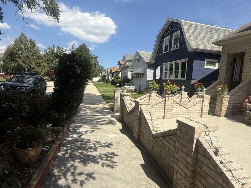 5117 N Kolmar Avenue Chicago IL 60630