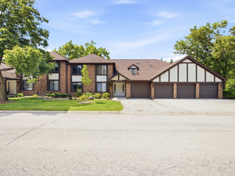 5804 Doe Circle Westmont IL 60559