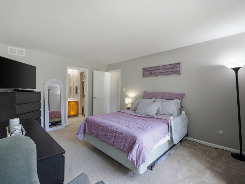5804 Doe Circle Westmont IL 60559