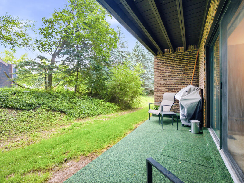 5804 Doe Circle Westmont IL 60559