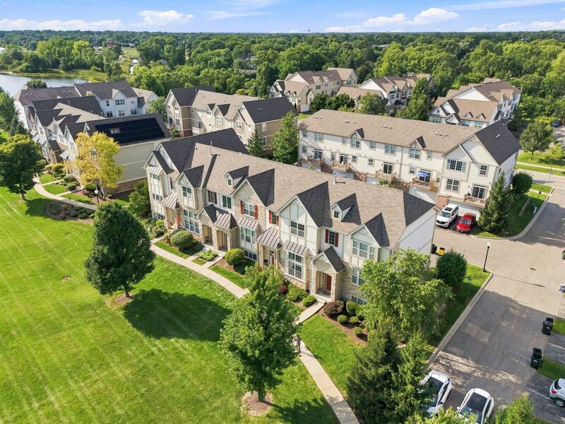267 Garrett Circle Carol Stream IL 60188