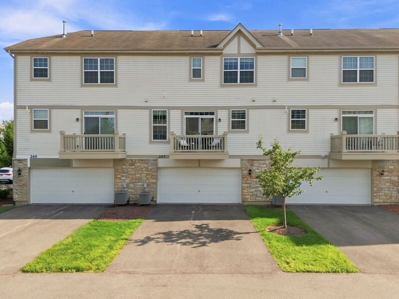 267 Garrett Circle Carol Stream IL 60188