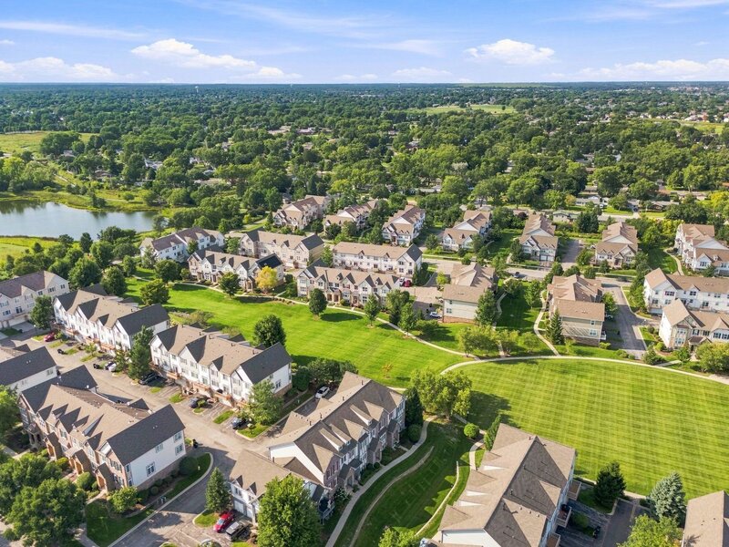 267 Garrett Circle Carol Stream IL 60188