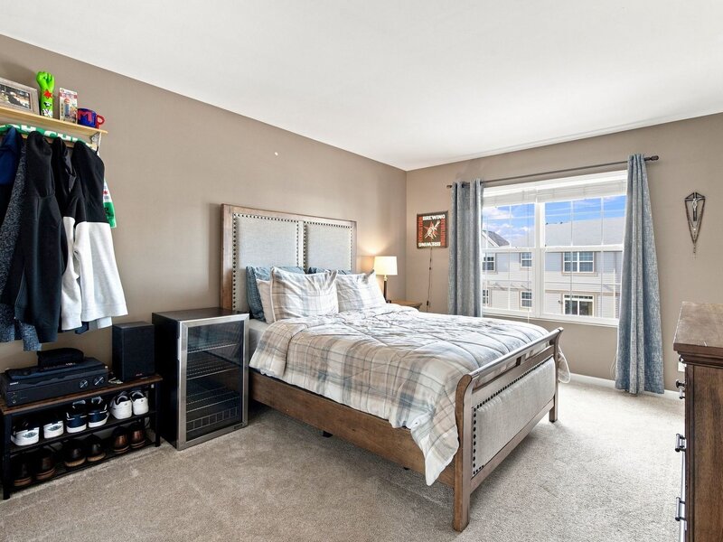 267 Garrett Circle Carol Stream IL 60188