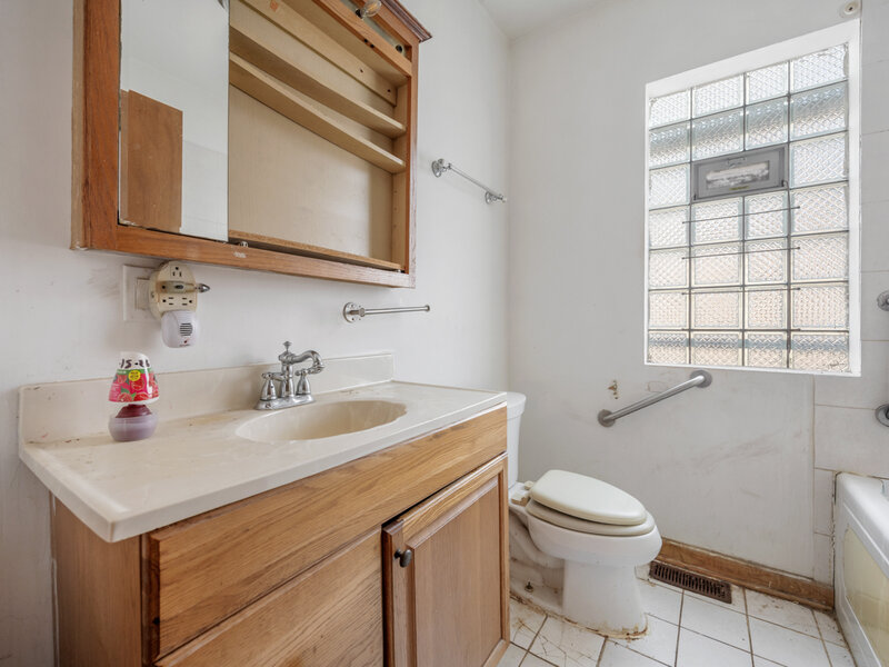 7927 S Ridgeland Avenue Chicago IL 60617