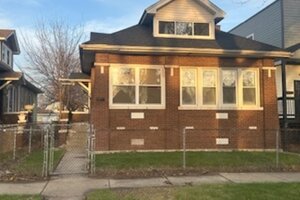 Photo of 7535 S Calumet Avenue Chicago IL 60619