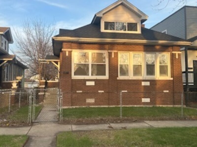 7535 S Calumet Avenue Chicago IL 60619