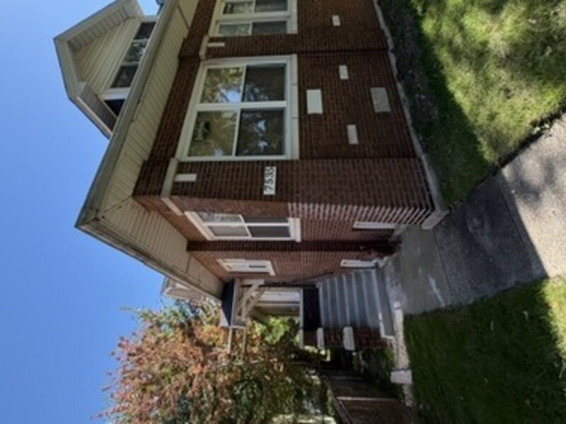 7535 S Calumet Avenue Chicago IL 60619