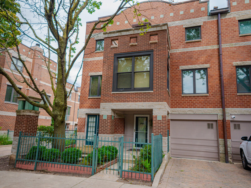 2723 N Bosworth Avenue Chicago IL 60614