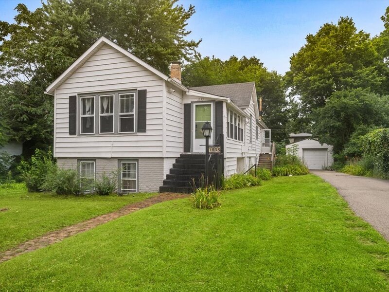 1235 Leon Place Evanston IL 60201