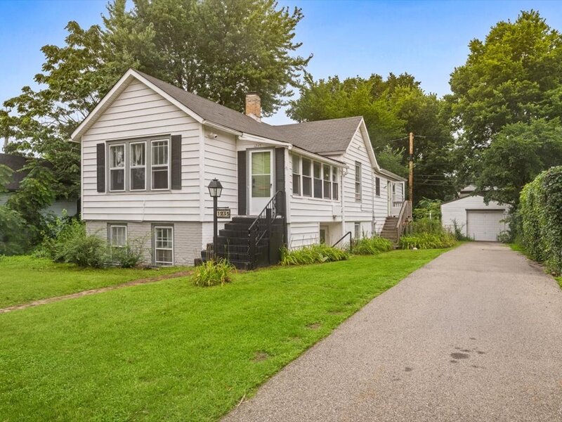 1235 Leon Place Evanston IL 60201