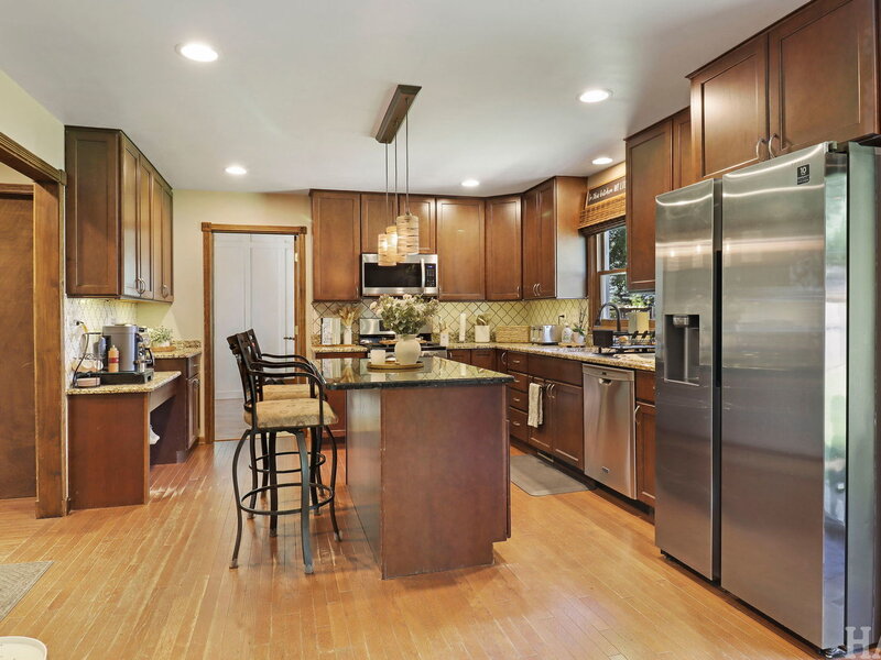 1109 Hollywood Boulevard Mchenry IL 60050