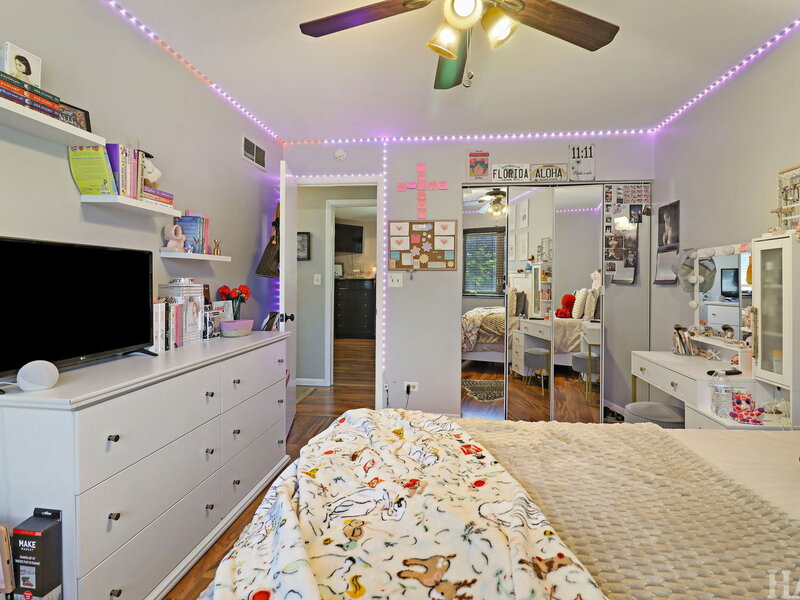 1109 Hollywood Boulevard Mchenry IL 60050