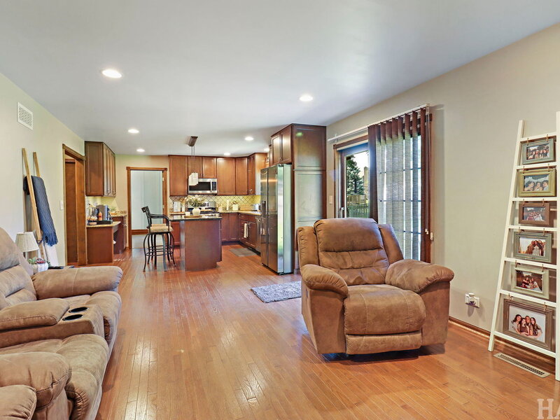 1109 Hollywood Boulevard Mchenry IL 60050
