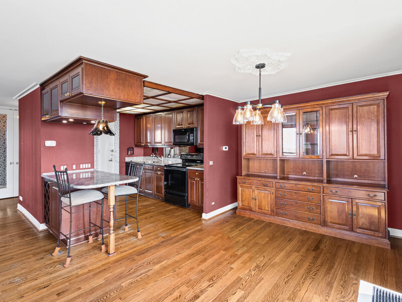 2500 N Lakeview Avenue Chicago IL 60614