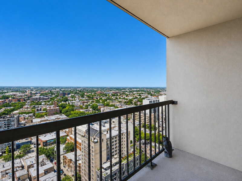2500 N Lakeview Avenue Chicago IL 60614