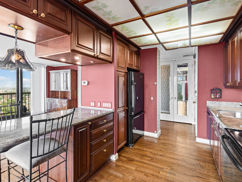 2500 N Lakeview Avenue Chicago IL 60614