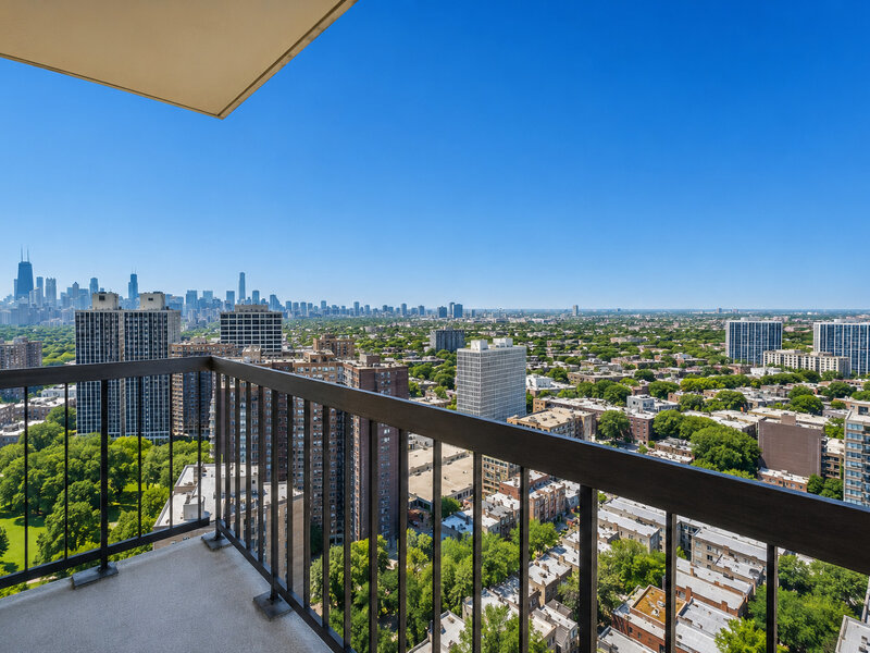 2500 N Lakeview Avenue Chicago IL 60614