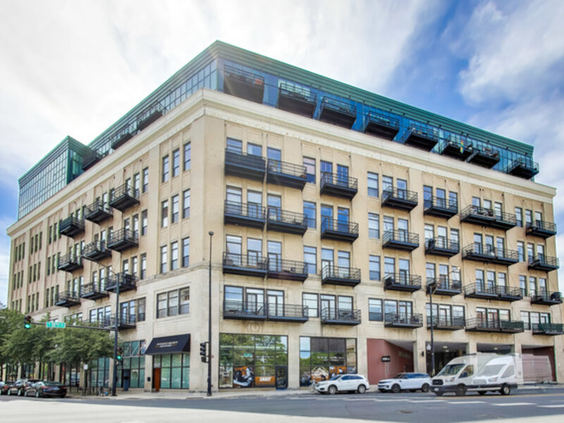 1645 W Ogden Avenue Chicago IL 60612