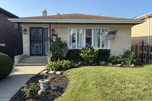 Photo of 8425 W Castle Island Avenue Chicago IL 60656