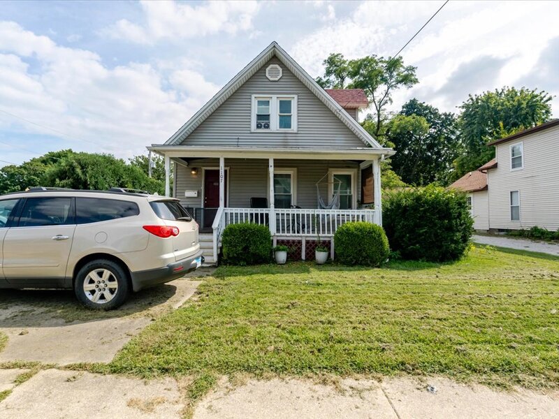 1107 E Washington Street Bloomington IL 61701