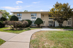 Photo of 930 17th Street Moline IL 61265 Unit 17