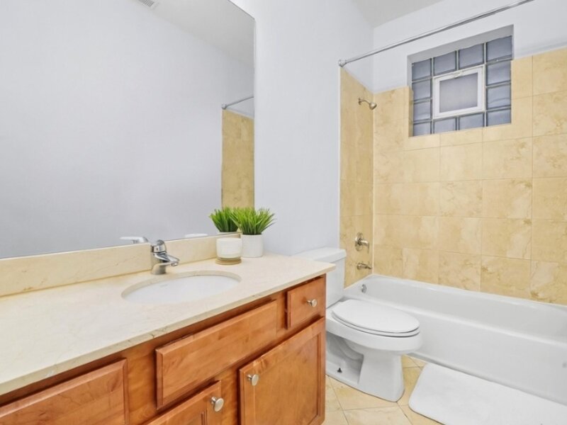 2239 N Lister Avenue Chicago IL 60614