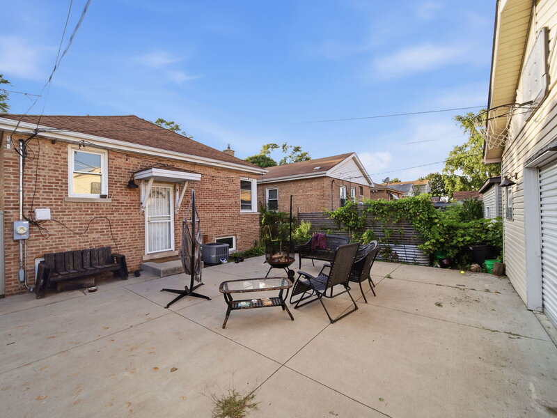 11831 S Artesian Avenue Chicago IL 60655