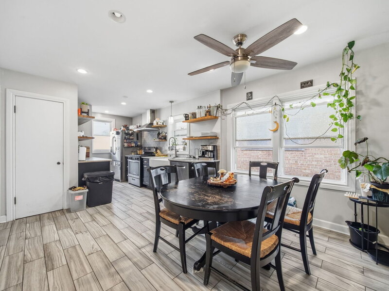 11831 S Artesian Avenue Chicago IL 60655