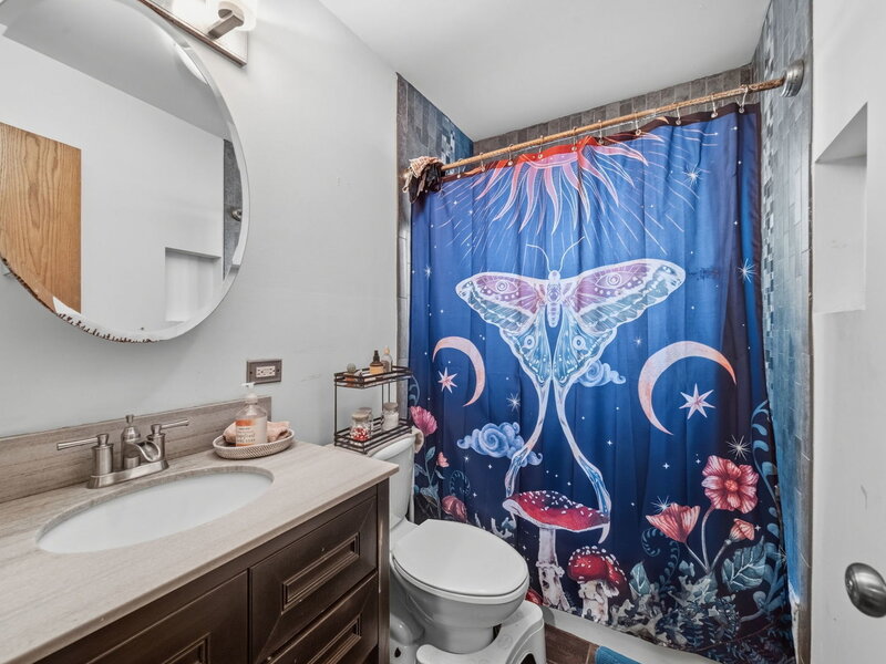 11831 S Artesian Avenue Chicago IL 60655