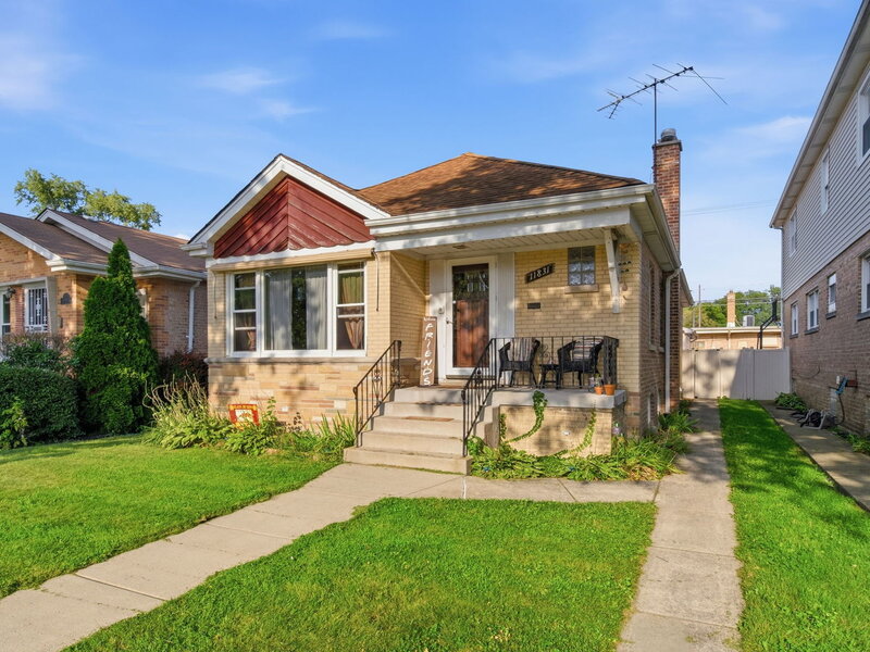 11831 S Artesian Avenue Chicago IL 60655