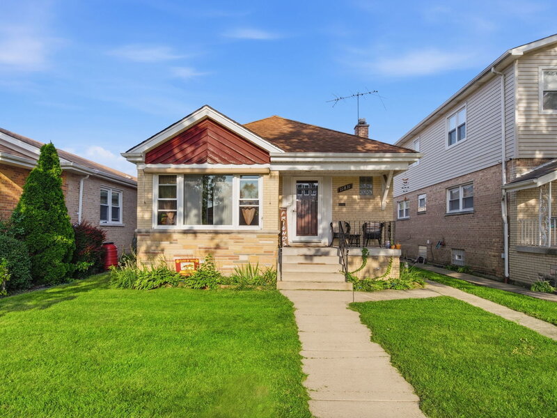 11831 S Artesian Avenue Chicago IL 60655