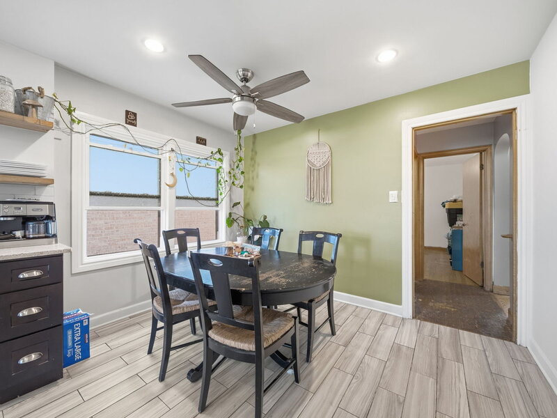 11831 S Artesian Avenue Chicago IL 60655