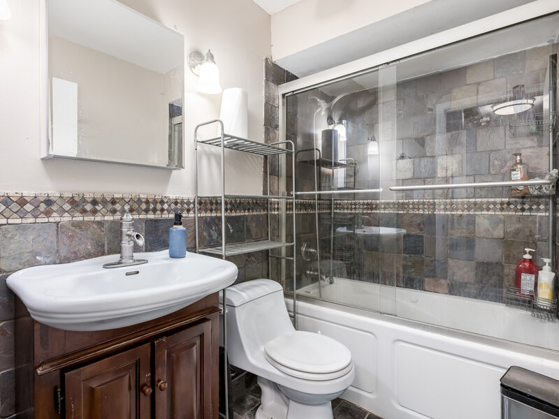 6126 N Francisco Avenue Chicago IL 60659