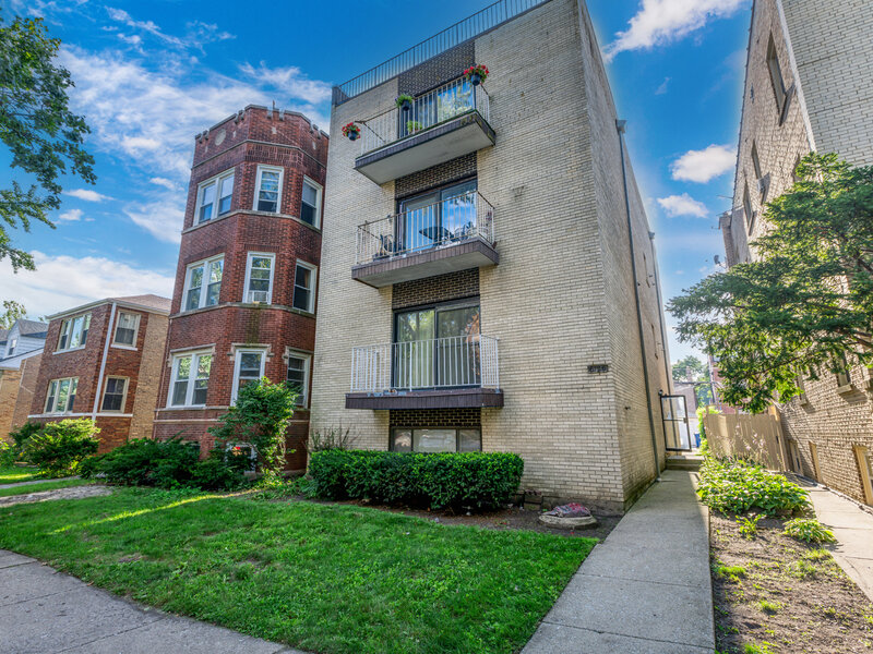 6126 N Francisco Avenue Chicago IL 60659