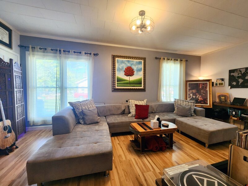 208 E Oak Street Carbondale IL 62901