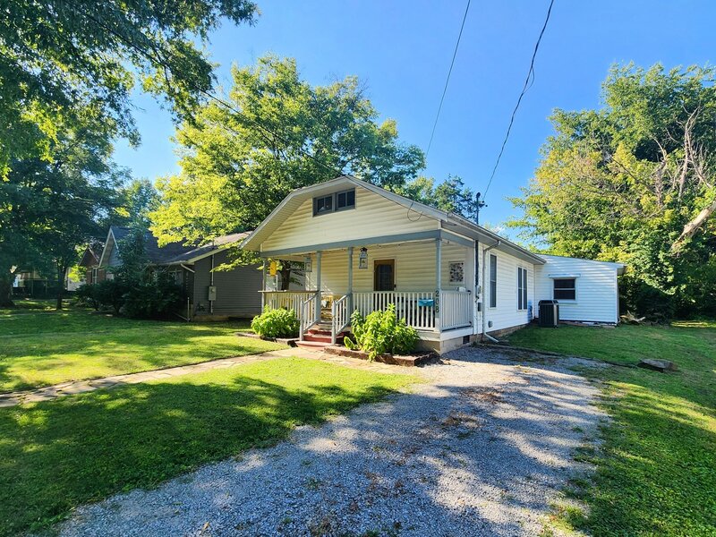 208 E Oak Street Carbondale IL 62901