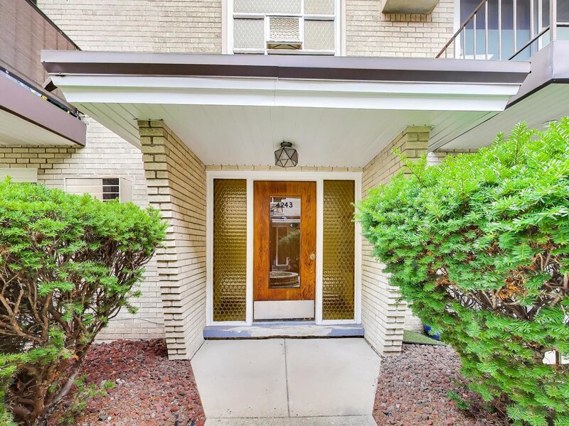 4243 N Kedvale Avenue Chicago IL 60641