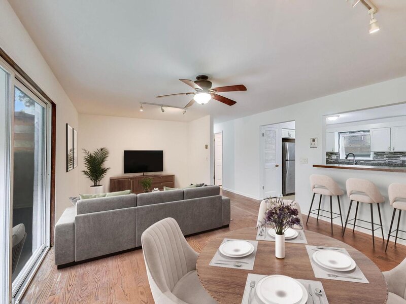 4243 N Kedvale Avenue Chicago IL 60641