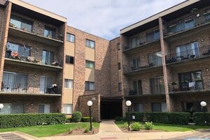 Photo of 725 W Huntington Commons Road Mount Prospect IL 60056 Unit 401