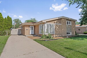 Photo of 2607 Mayfair Avenue Westchester IL 60154