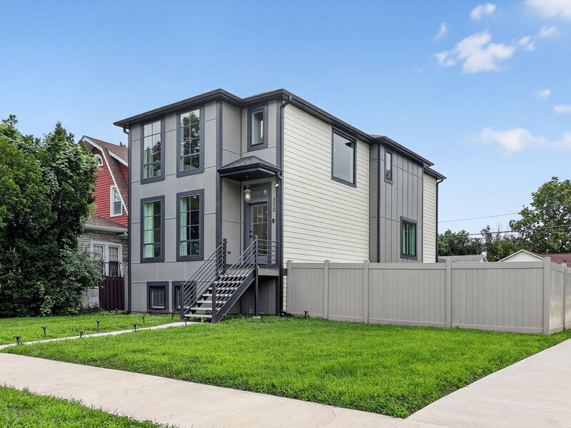 302 S 7th Avenue Maywood IL 60153