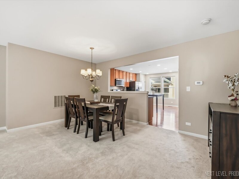 2440 Anna Way Elgin IL 60124