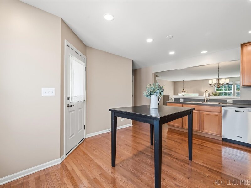 2440 Anna Way Elgin IL 60124