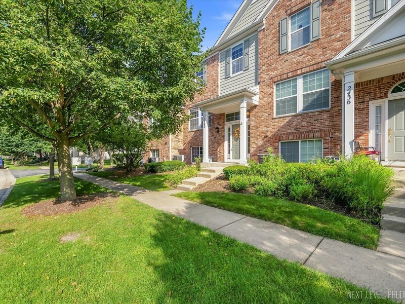 2440 Anna Way Elgin IL 60124