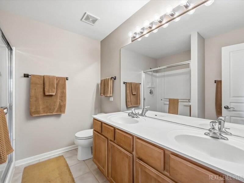 2440 Anna Way Elgin IL 60124