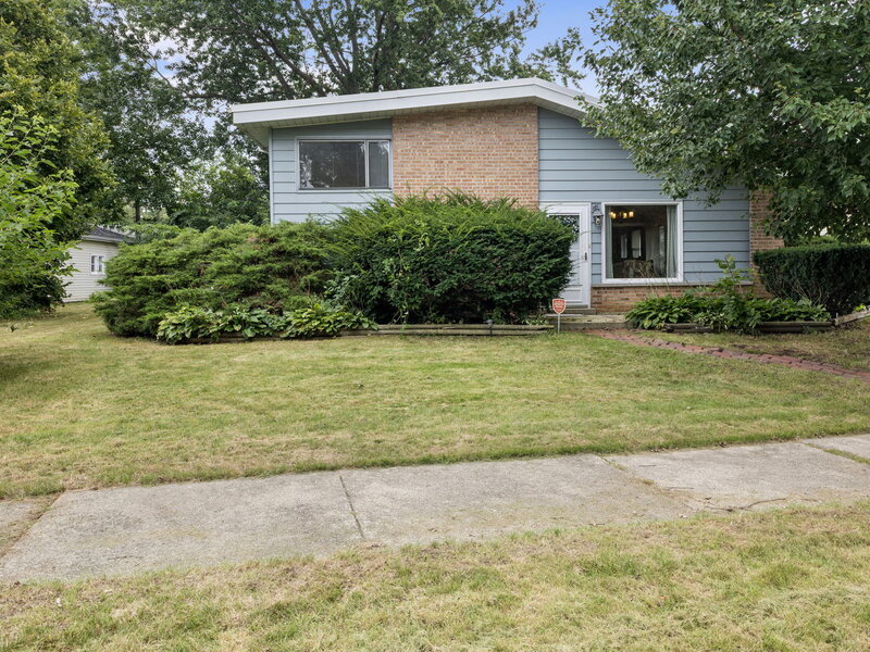 105 Willow Street Park Forest IL 60466